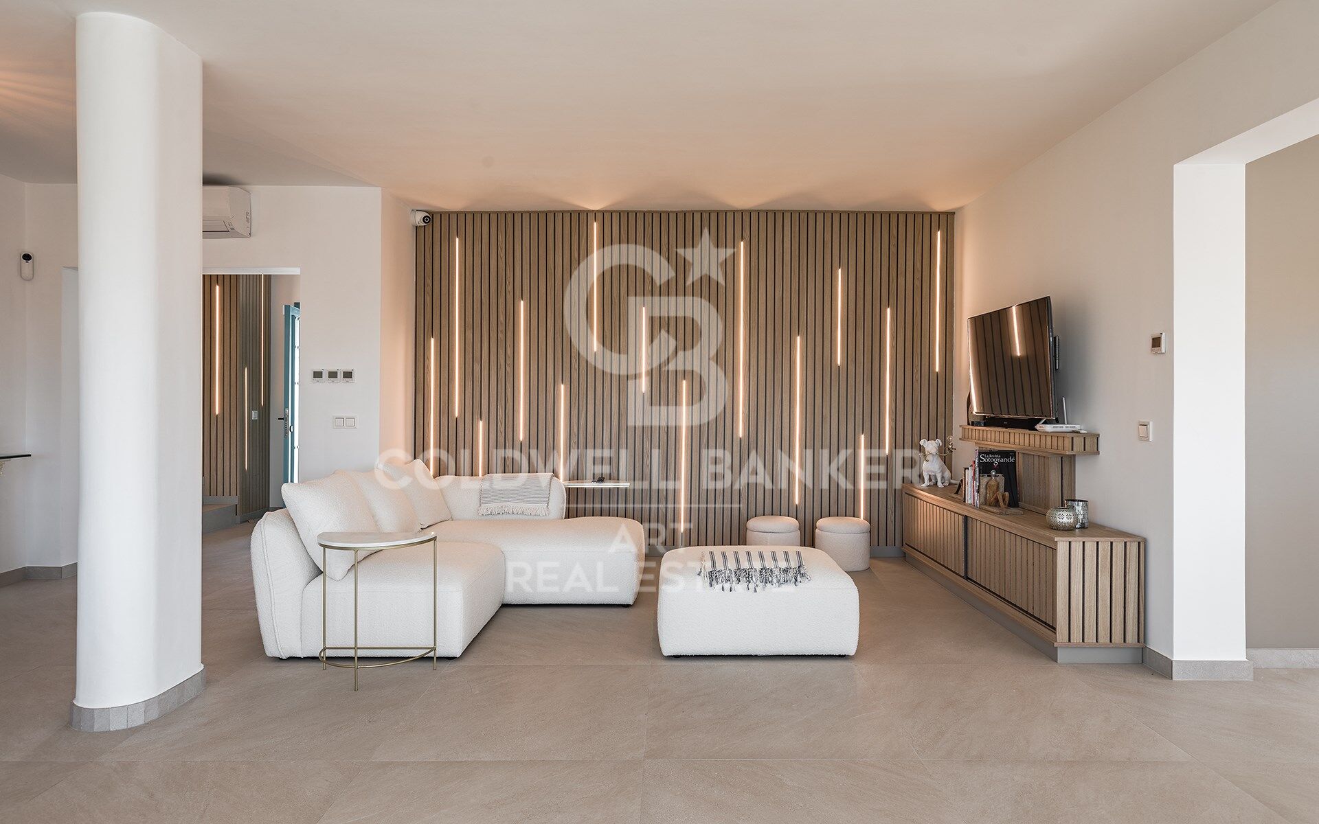 Villa Entièrement Rénovée en Première Ligne de Golf à Guadalmina Alta