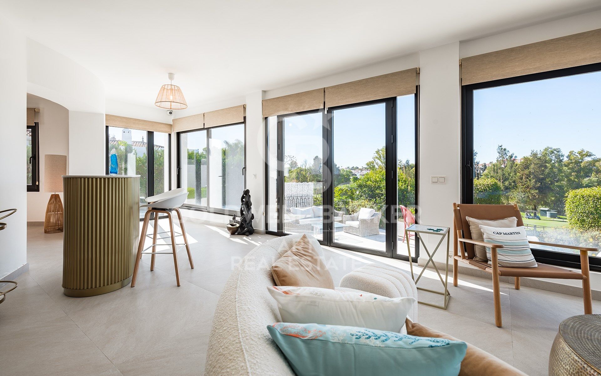 Villa Entièrement Rénovée en Première Ligne de Golf à Guadalmina Alta