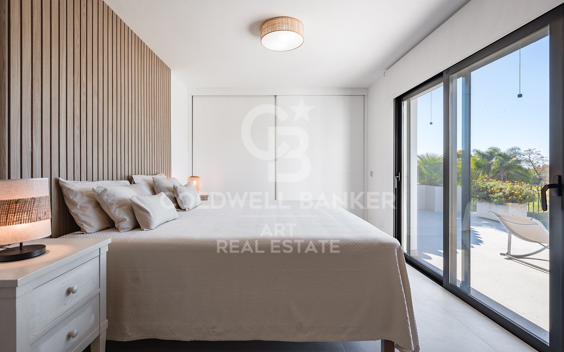 Villa Entièrement Rénovée en Première Ligne de Golf à Guadalmina Alta