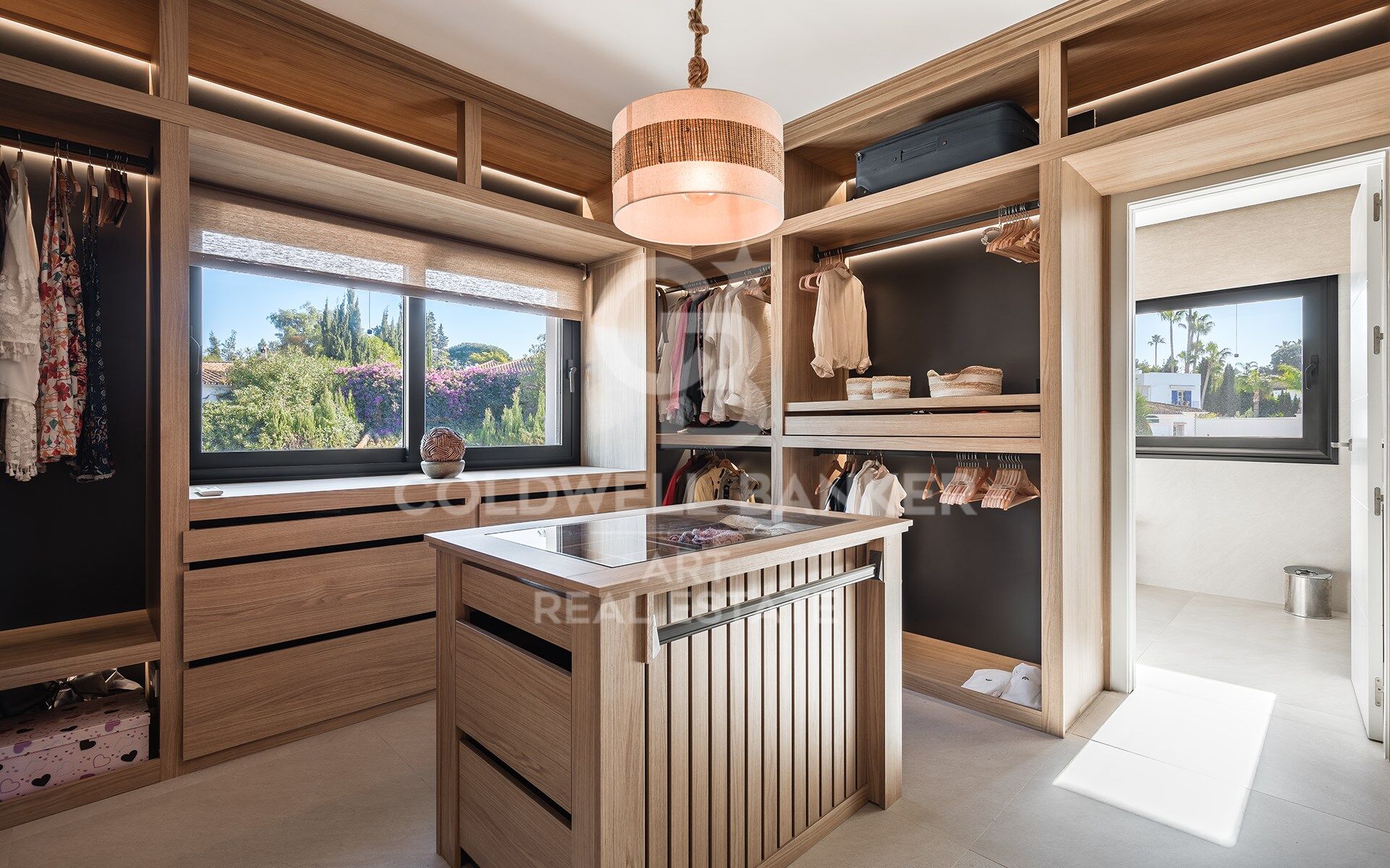 Villa Entièrement Rénovée en Première Ligne de Golf à Guadalmina Alta