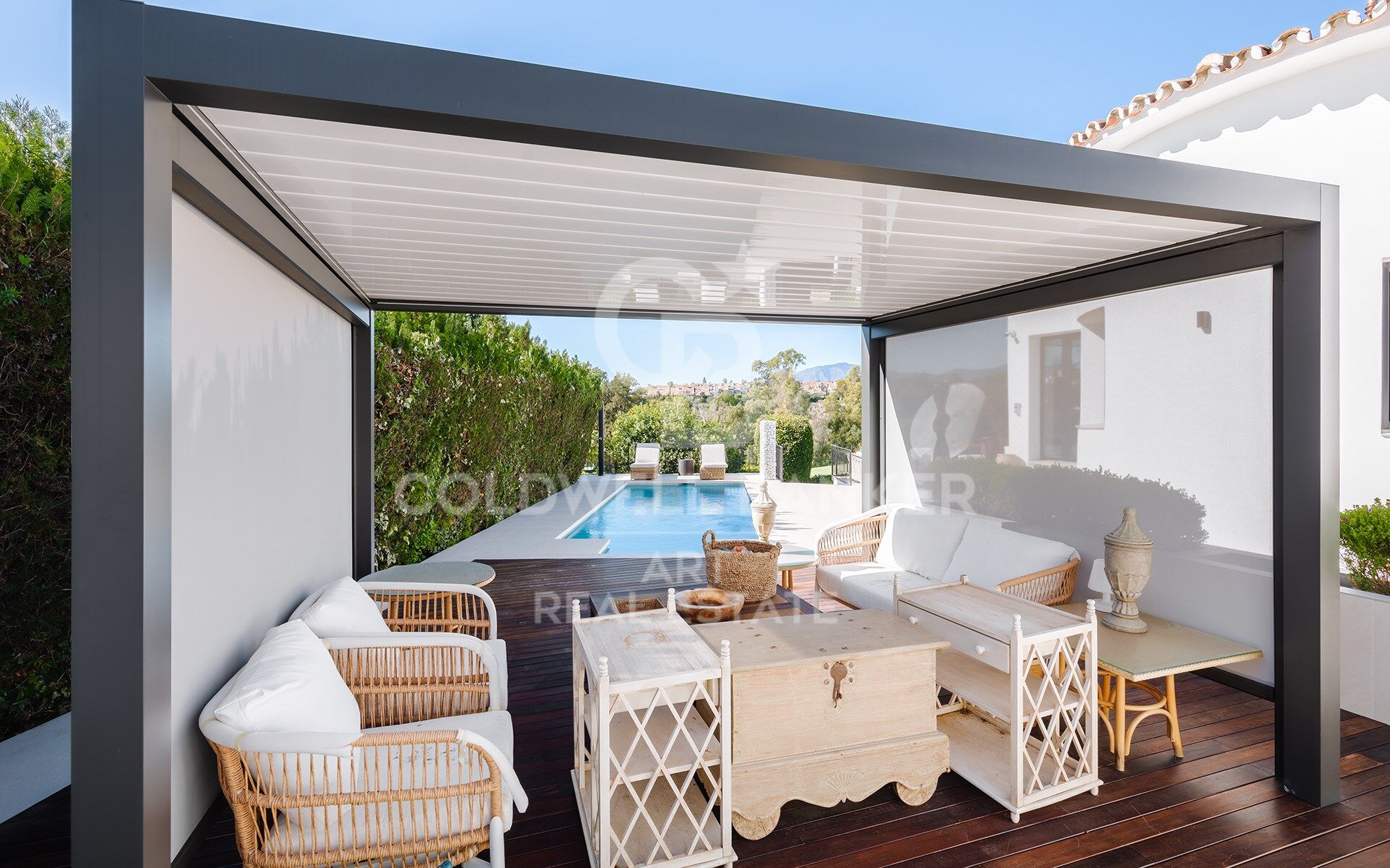 Villa Entièrement Rénovée en Première Ligne de Golf à Guadalmina Alta