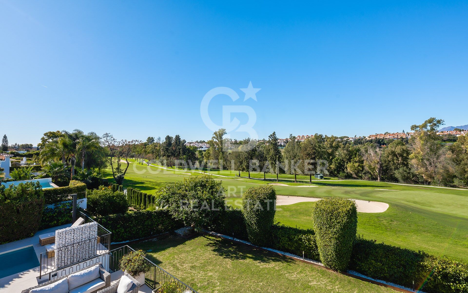 Villa Entièrement Rénovée en Première Ligne de Golf à Guadalmina Alta