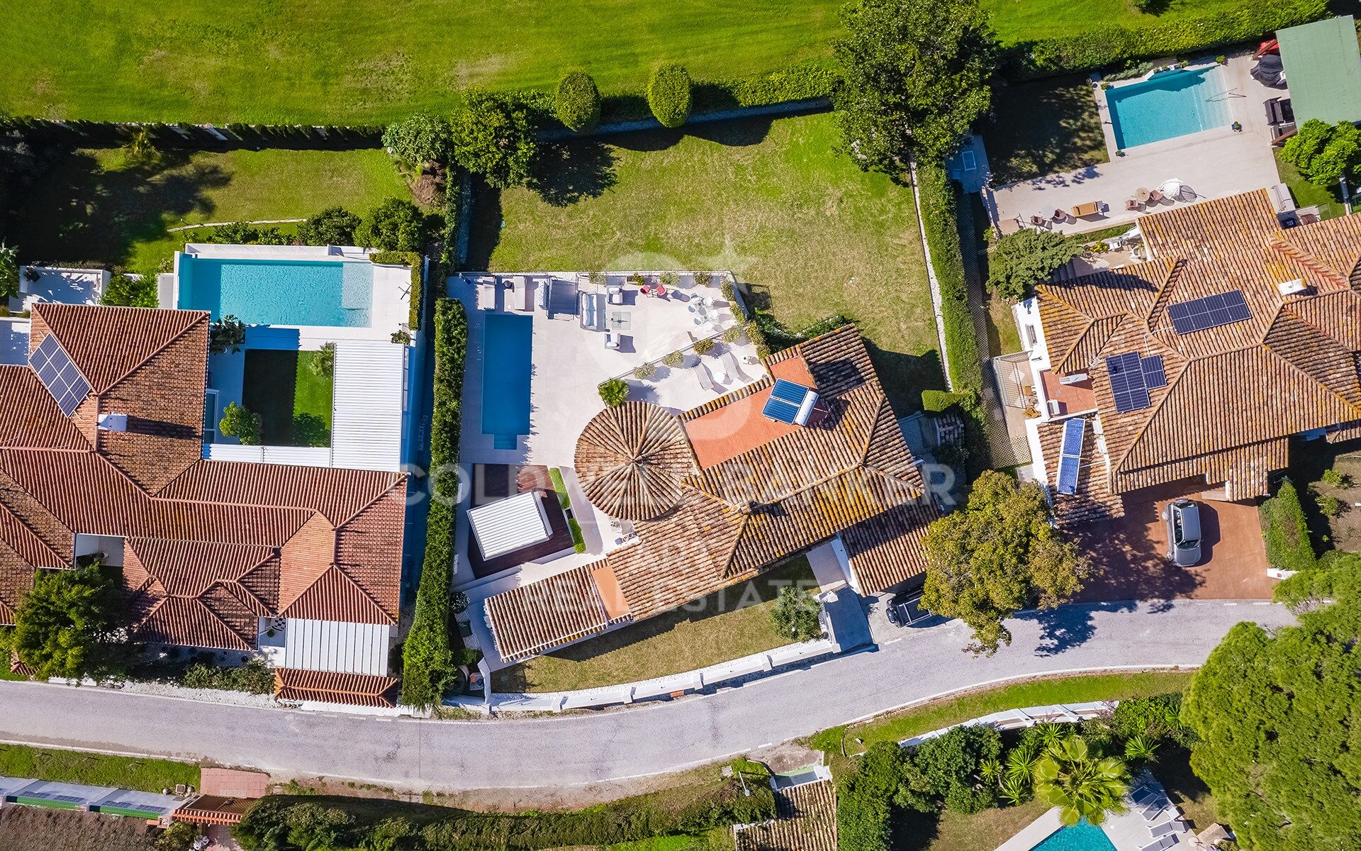 Villa Entièrement Rénovée en Première Ligne de Golf à Guadalmina Alta
