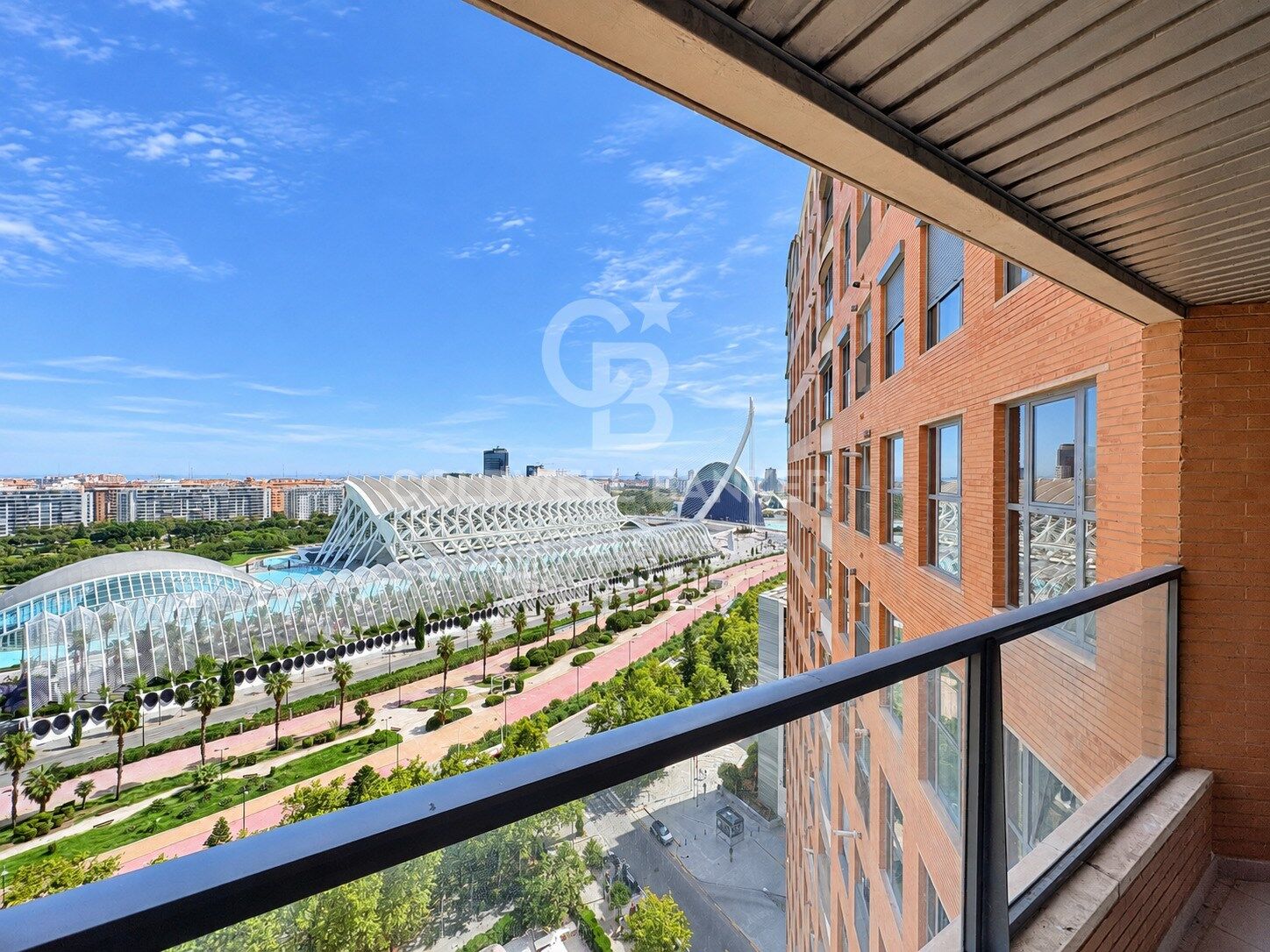 Espectacular piso con vistas a la Ciudad de las Artes y al mar