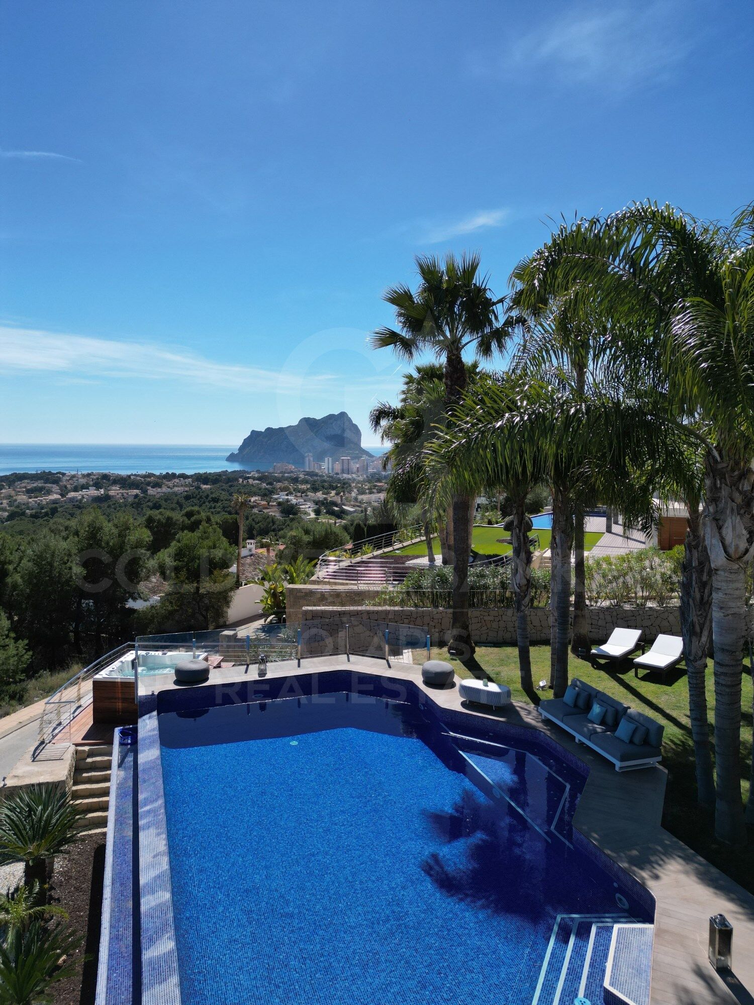 Villa Butterfly | Elegante Villa mit Meerblick, Pool und großen Räumen