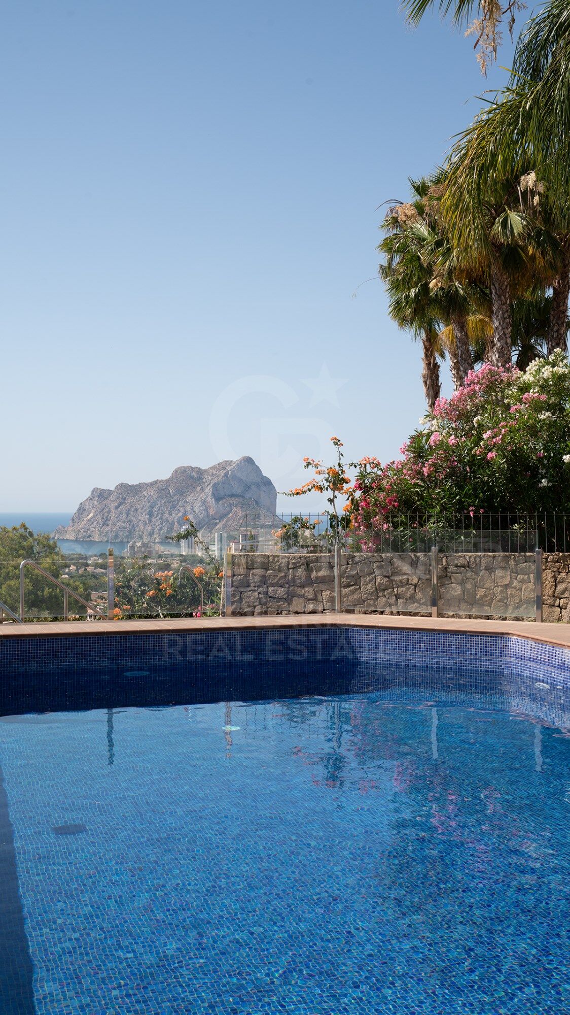 Villa Butterfly | Elegante Villa mit Meerblick, Pool und großen Räumen