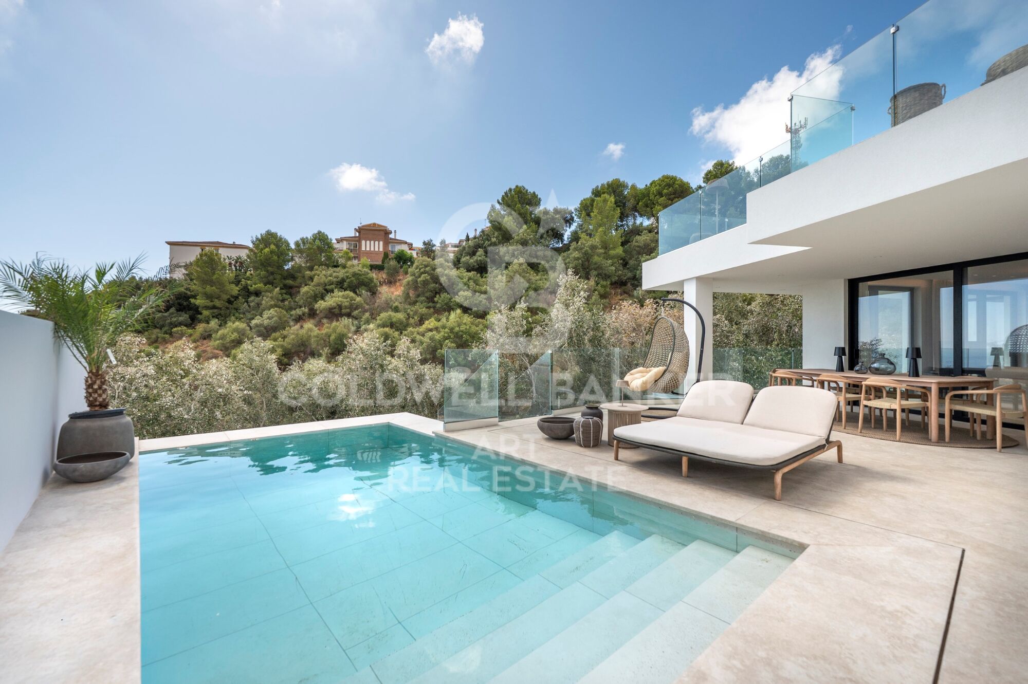 Exclusiva villa de nueva construcción con vistas panorámicas al Mediterráneo