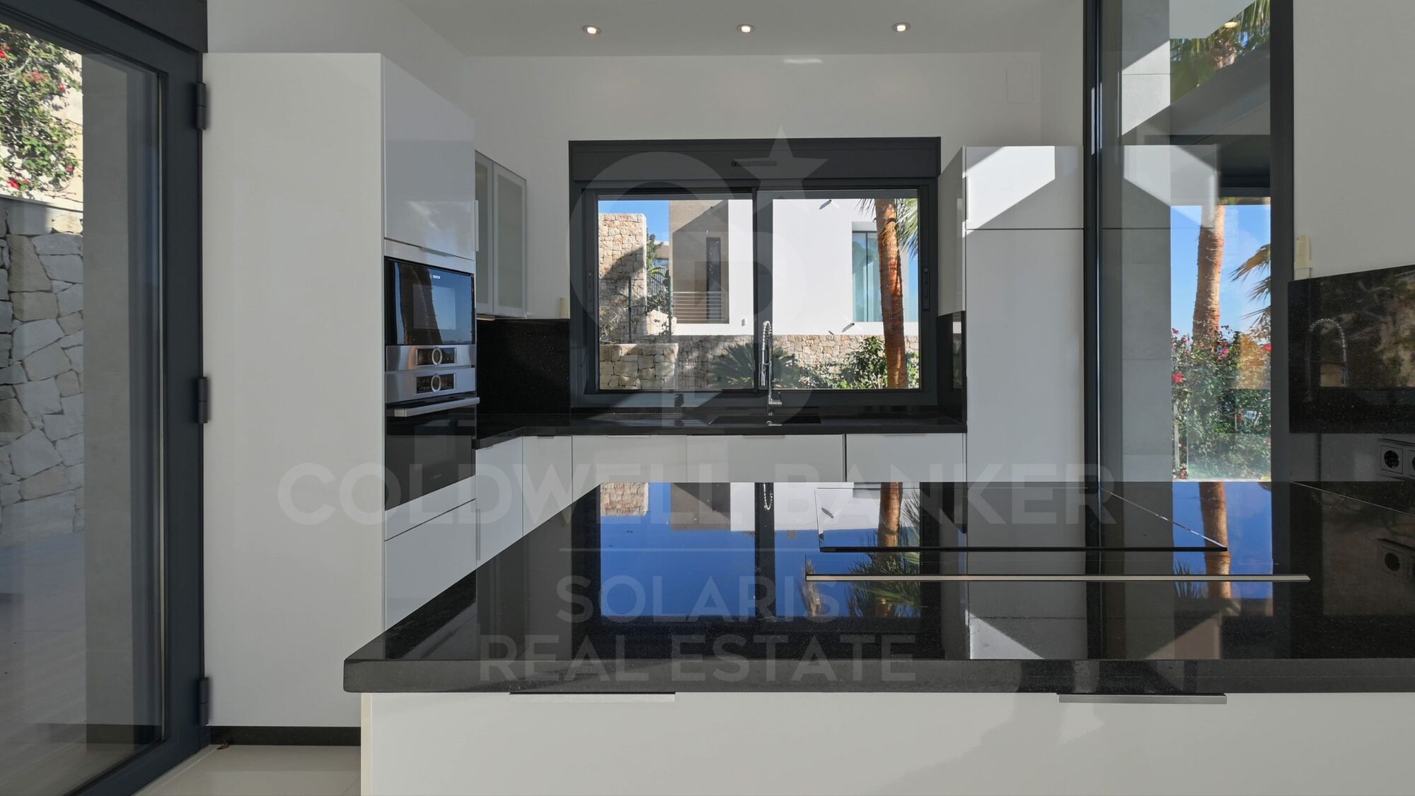 Villa Vista | Exclusive villa with stunning views of the Mediterranean on the Costa Blanca