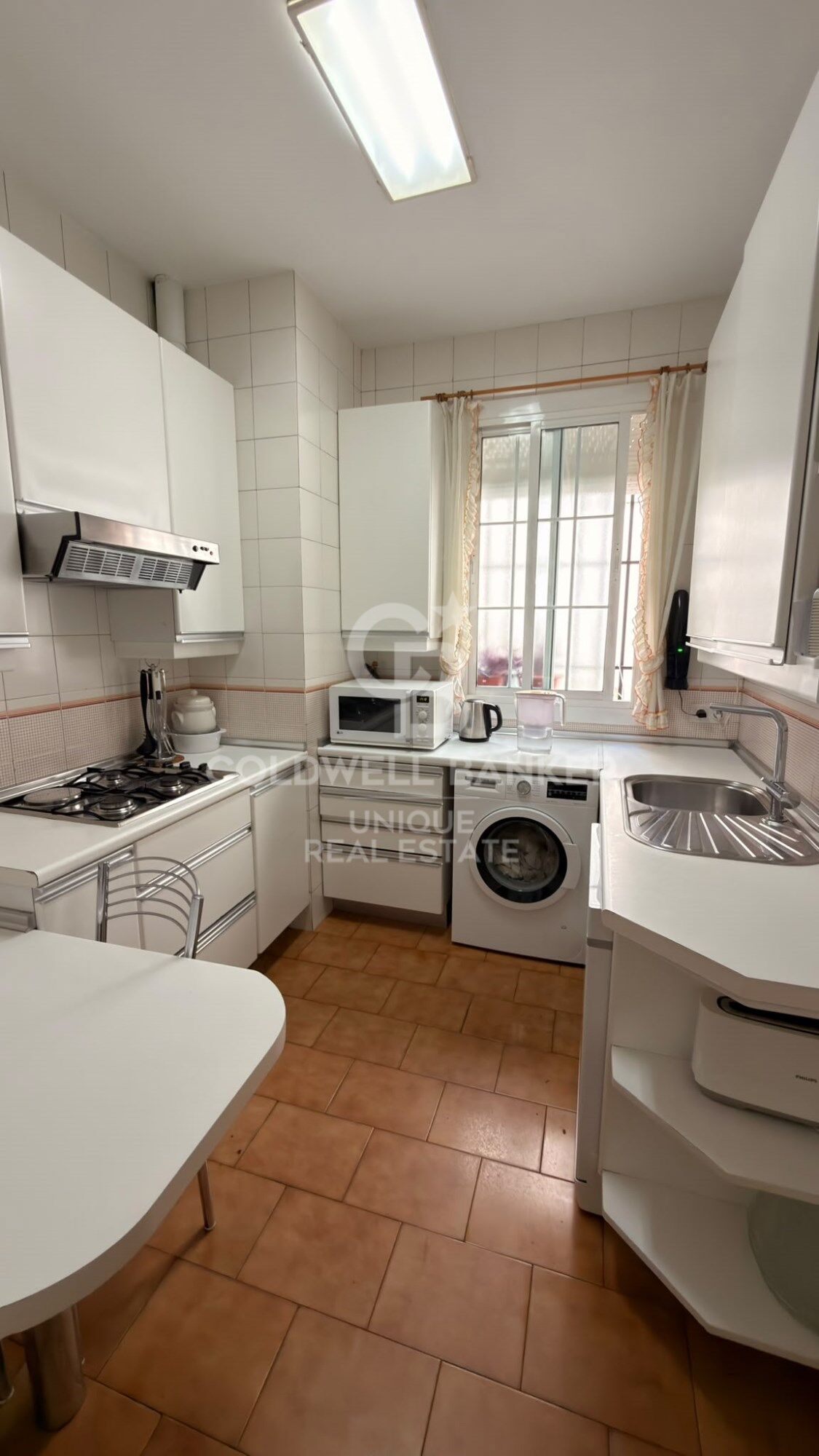 Spectacular, light-filled residence in the heart of Madrid's prestigious Salamanca district.
