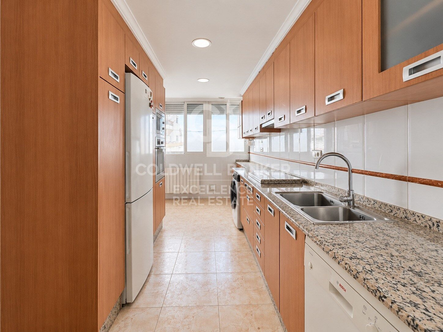 Distinguished Gem in Arrancapins: 140 m² Apartment in a Prime Location