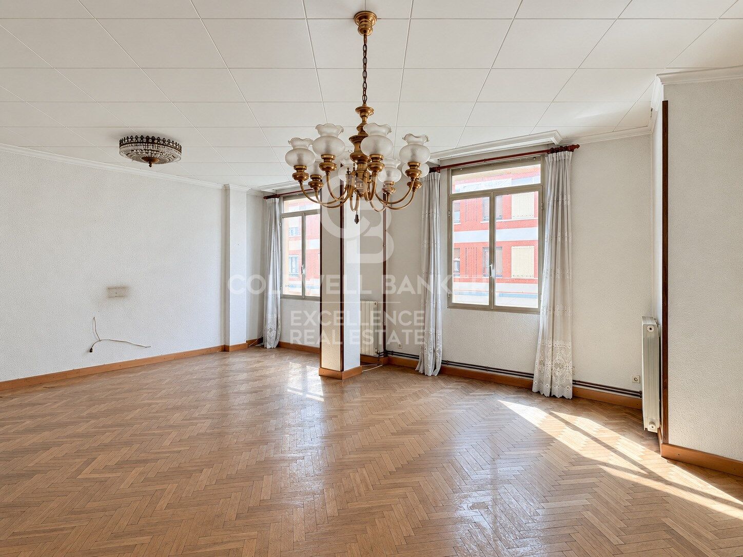 Distinguished Gem in Arrancapins: 140 m² Apartment in a Prime Location