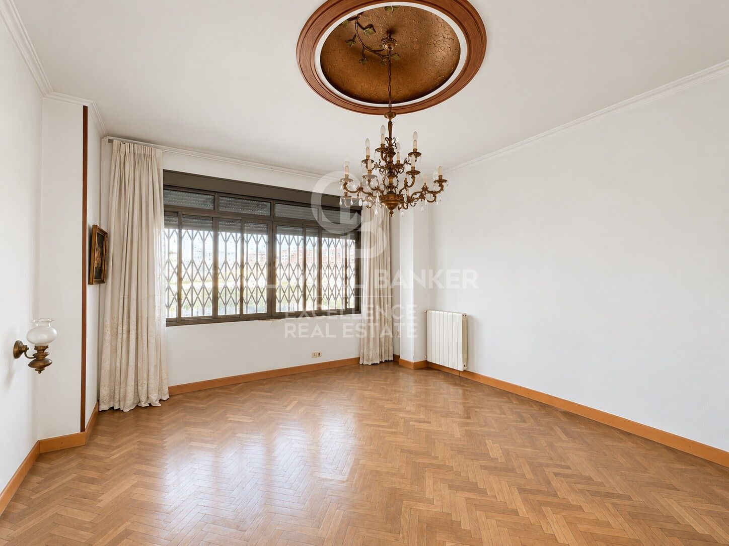 Distinguished Gem in Arrancapins: 140 m² Apartment in a Prime Location