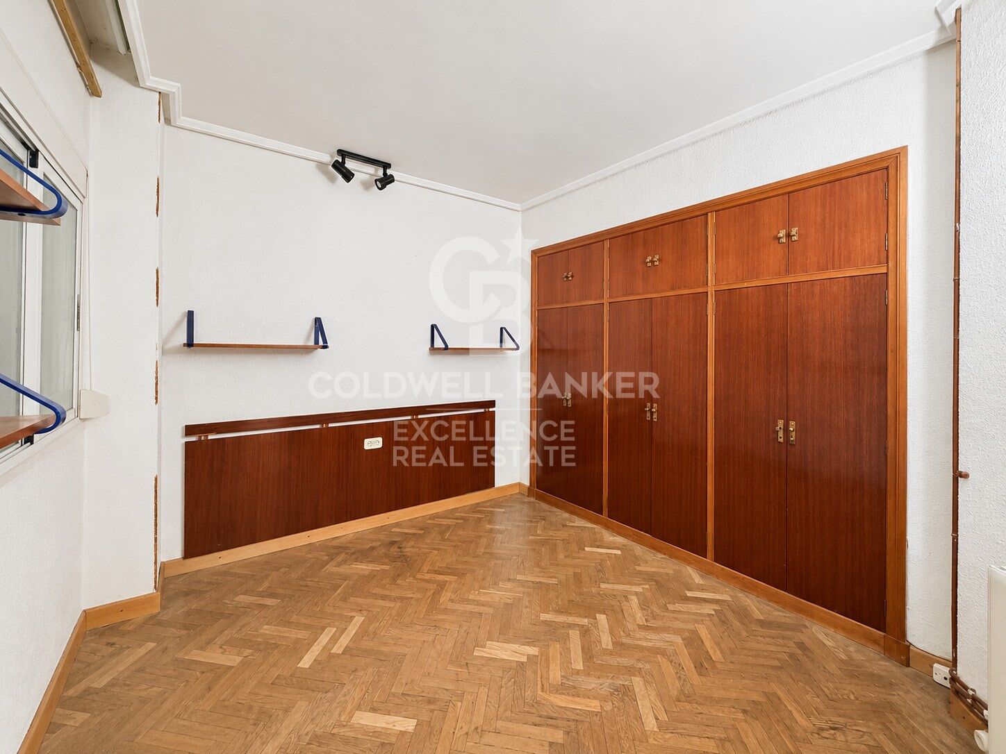 Distinguished Gem in Arrancapins: 140 m² Apartment in a Prime Location