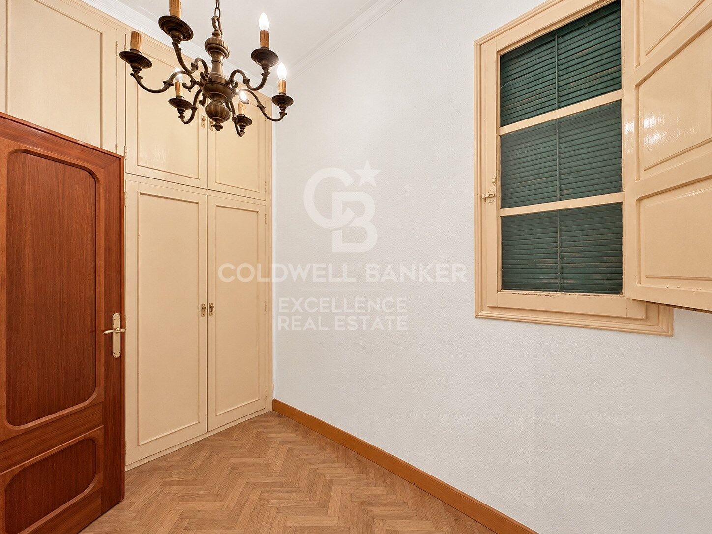 Distinguished Gem in Arrancapins: 140 m² Apartment in a Prime Location