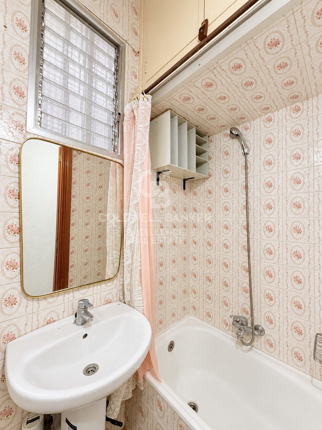 Distinguished Gem in Arrancapins: 140 m² Apartment in a Prime Location