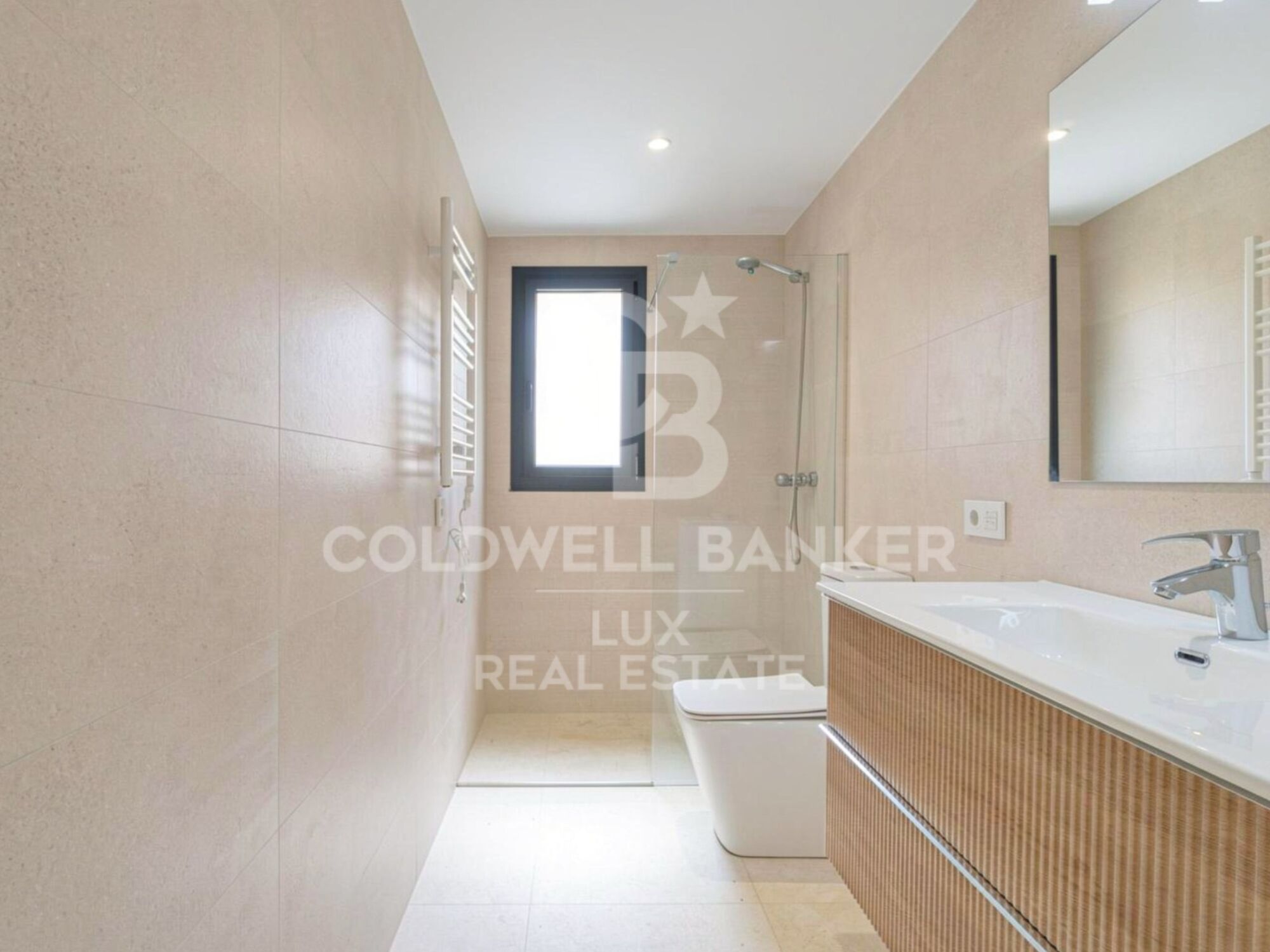 New build flat on top floor 200 m from the beach in Santa Margarida
