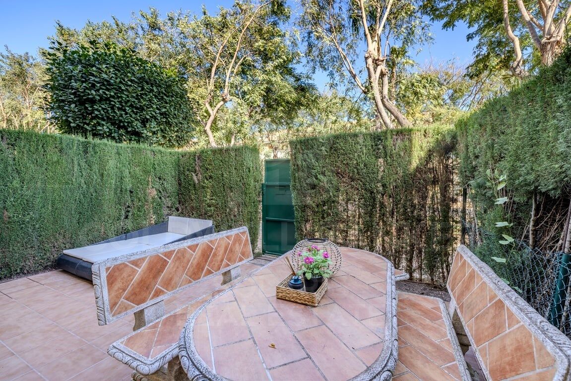 Elegante dúplex de 4 dormitorios con jardín privado junto al Arenal de Jávea