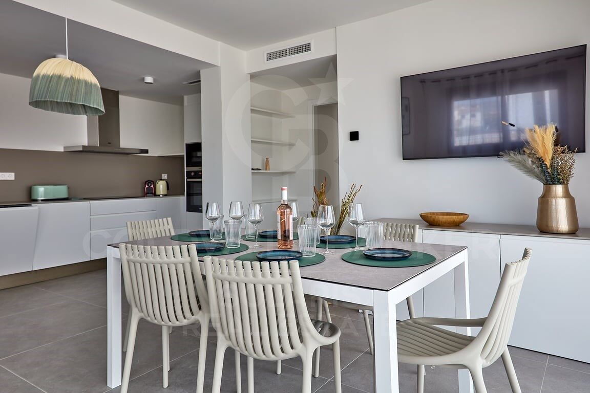 Exklusive Wohnung im Erdgeschoss mit privatem Garten und Blick auf den Montgó