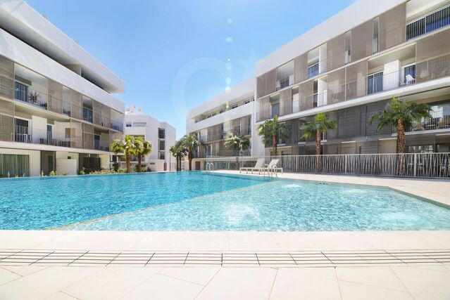 New build flat with south orientation and complete facilities next to the Port of Jávea