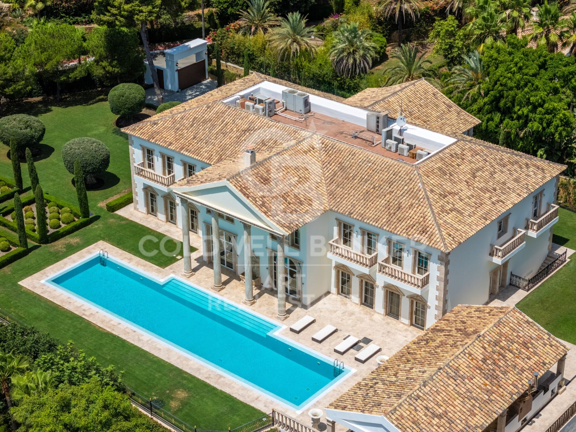 Résidence Unique avec Vue sur la Mer Méditerranée à Sierra Blanca, Marbella