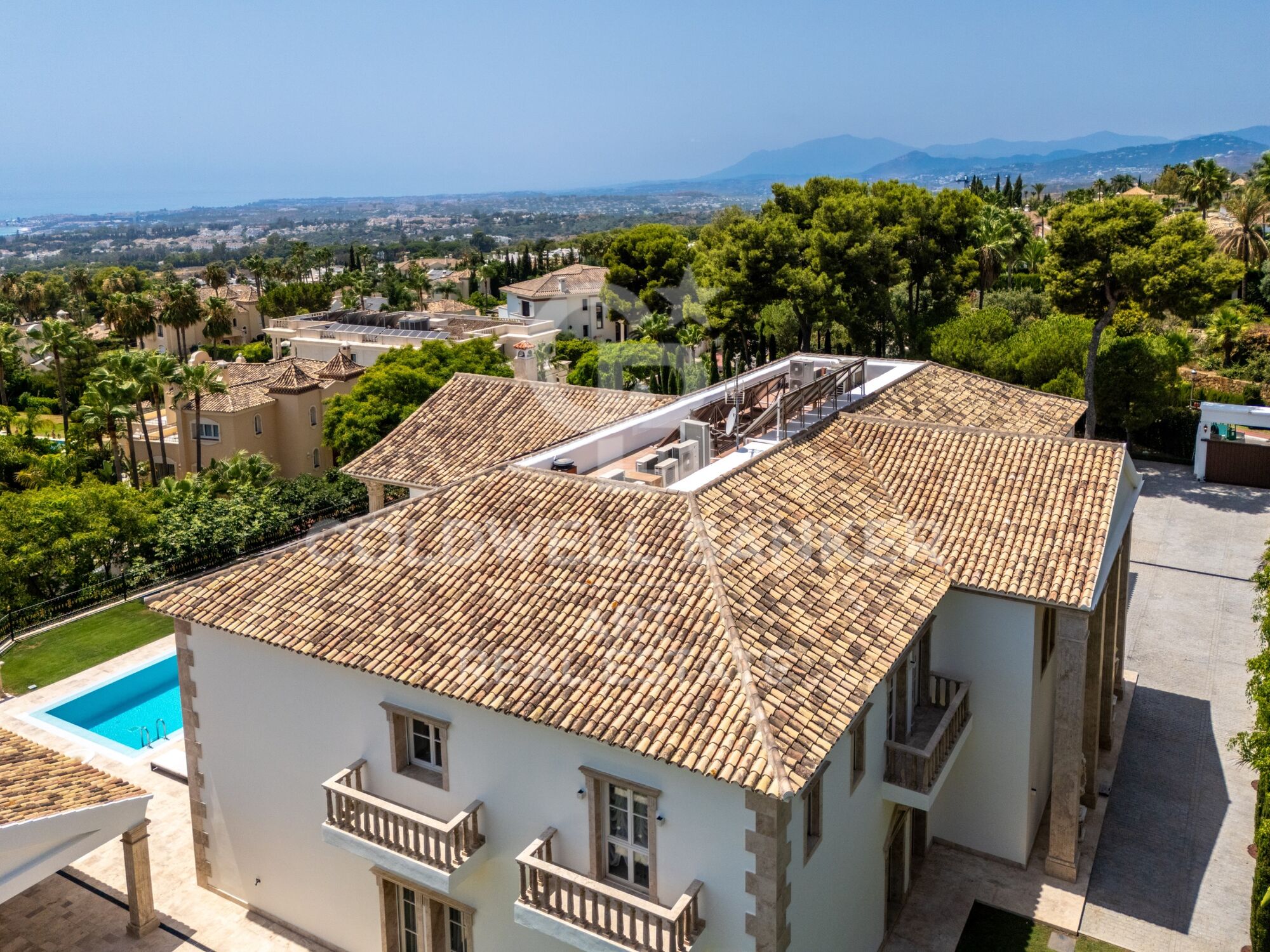 Résidence Unique avec Vue sur la Mer Méditerranée à Sierra Blanca, Marbella