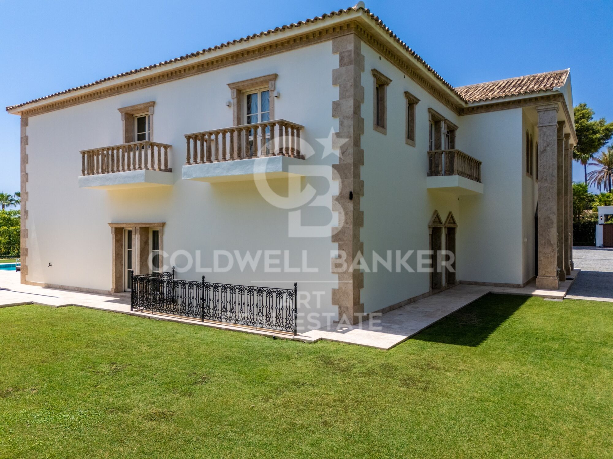 Résidence Unique avec Vue sur la Mer Méditerranée à Sierra Blanca, Marbella
