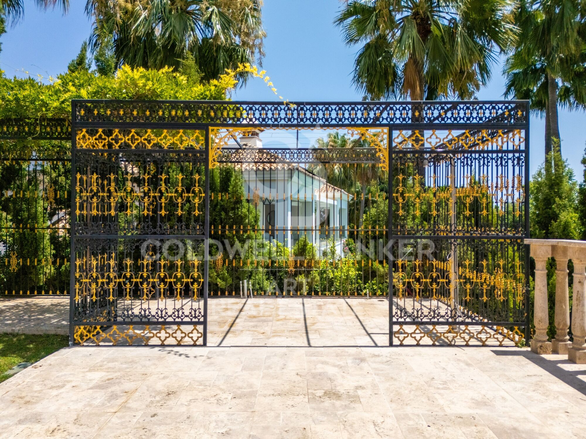 Résidence Unique avec Vue sur la Mer Méditerranée à Sierra Blanca, Marbella