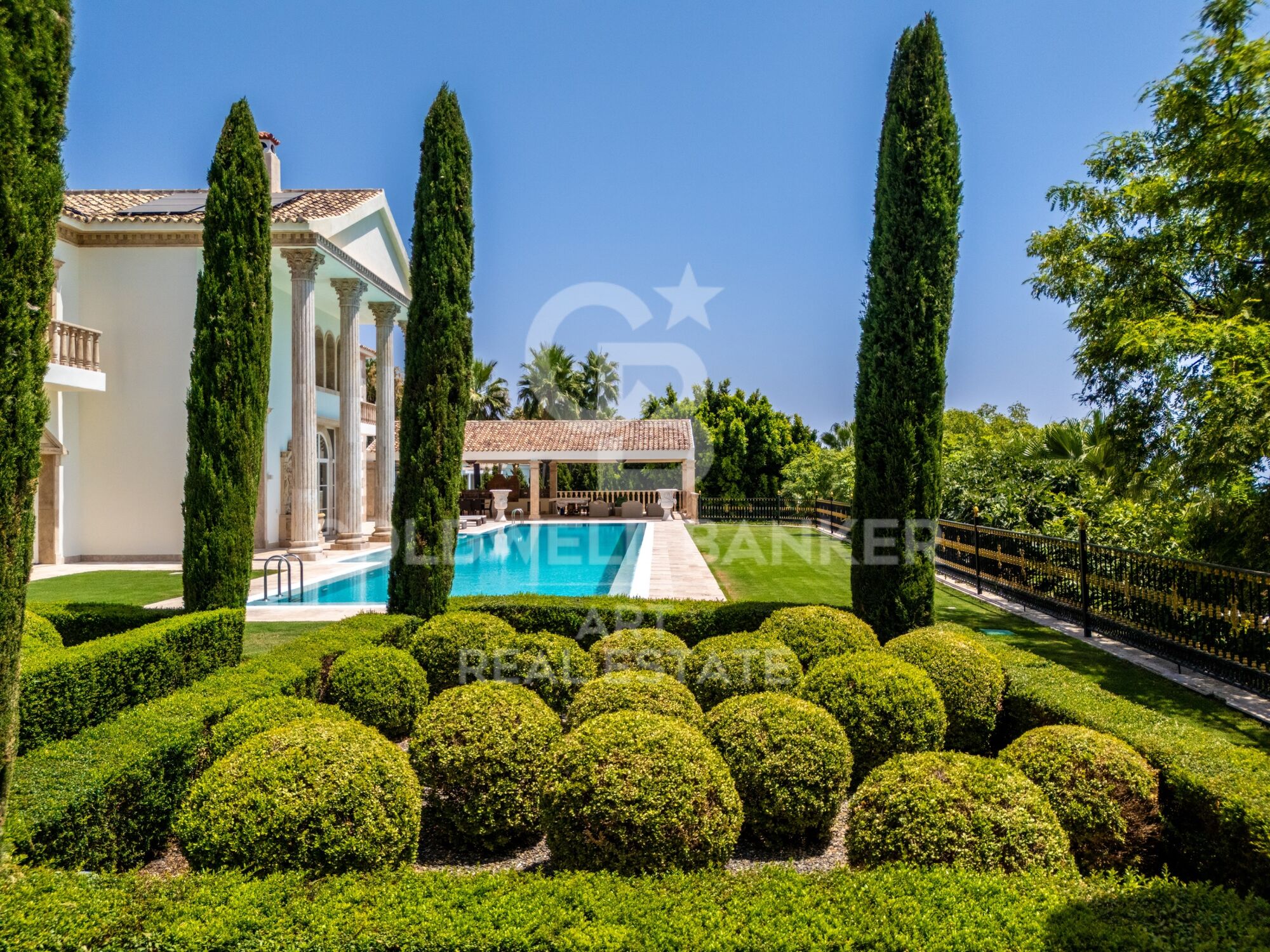 Résidence Unique avec Vue sur la Mer Méditerranée à Sierra Blanca, Marbella