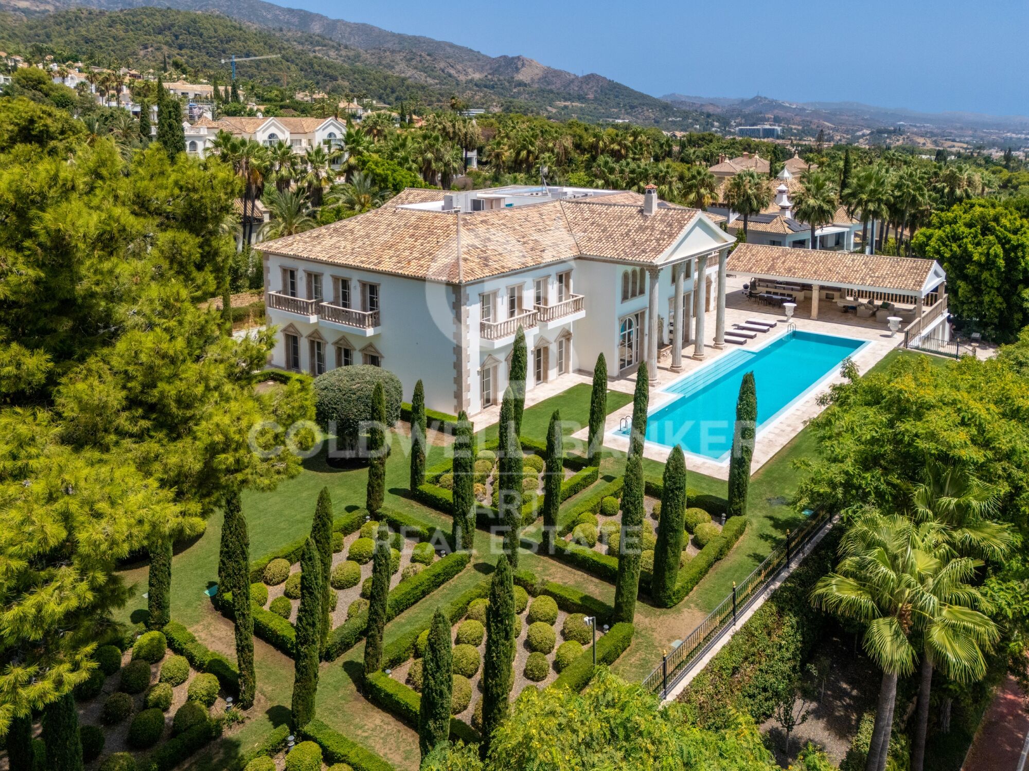 Résidence Unique avec Vue sur la Mer Méditerranée à Sierra Blanca, Marbella