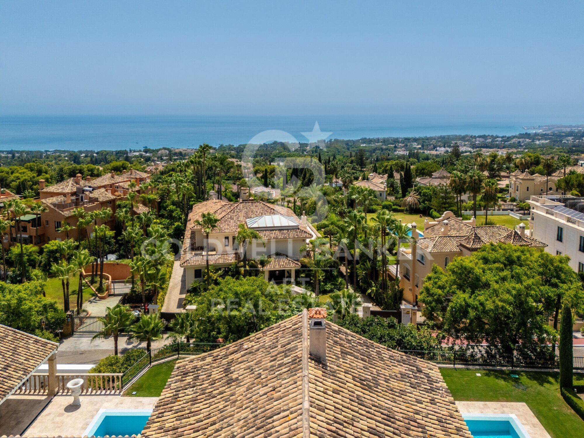 Résidence Unique avec Vue sur la Mer Méditerranée à Sierra Blanca, Marbella