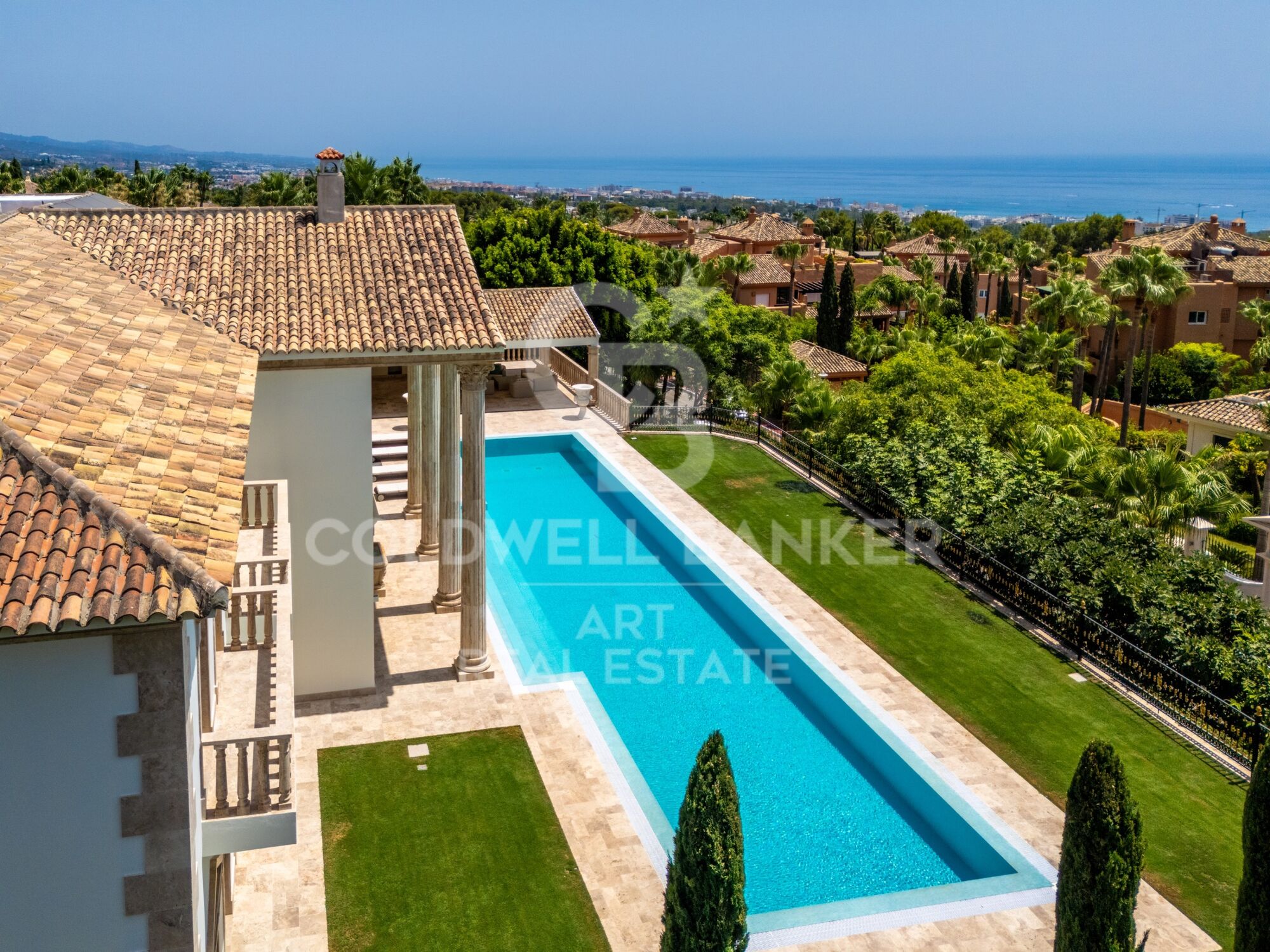 Résidence Unique avec Vue sur la Mer Méditerranée à Sierra Blanca, Marbella