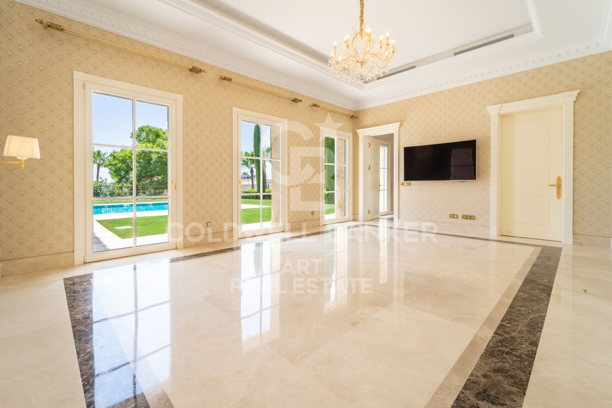Résidence Unique avec Vue sur la Mer Méditerranée à Sierra Blanca, Marbella