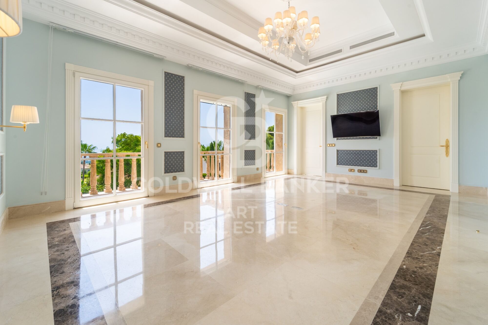 Résidence Unique avec Vue sur la Mer Méditerranée à Sierra Blanca, Marbella