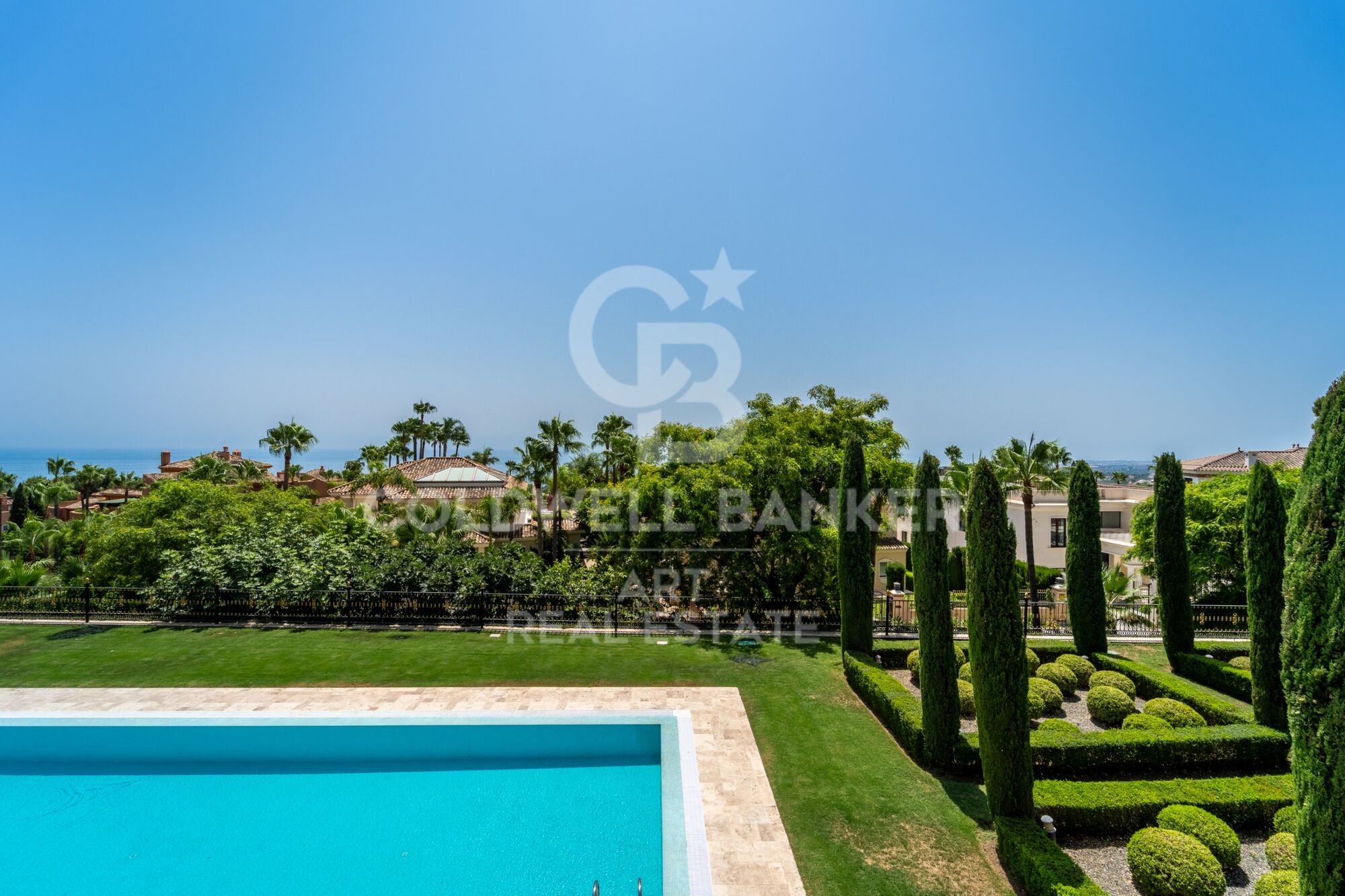 Résidence Unique avec Vue sur la Mer Méditerranée à Sierra Blanca, Marbella