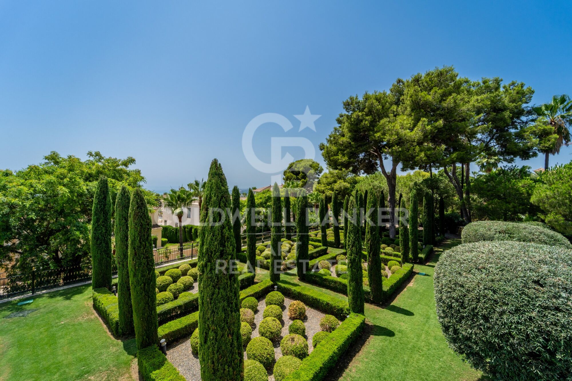 Résidence Unique avec Vue sur la Mer Méditerranée à Sierra Blanca, Marbella