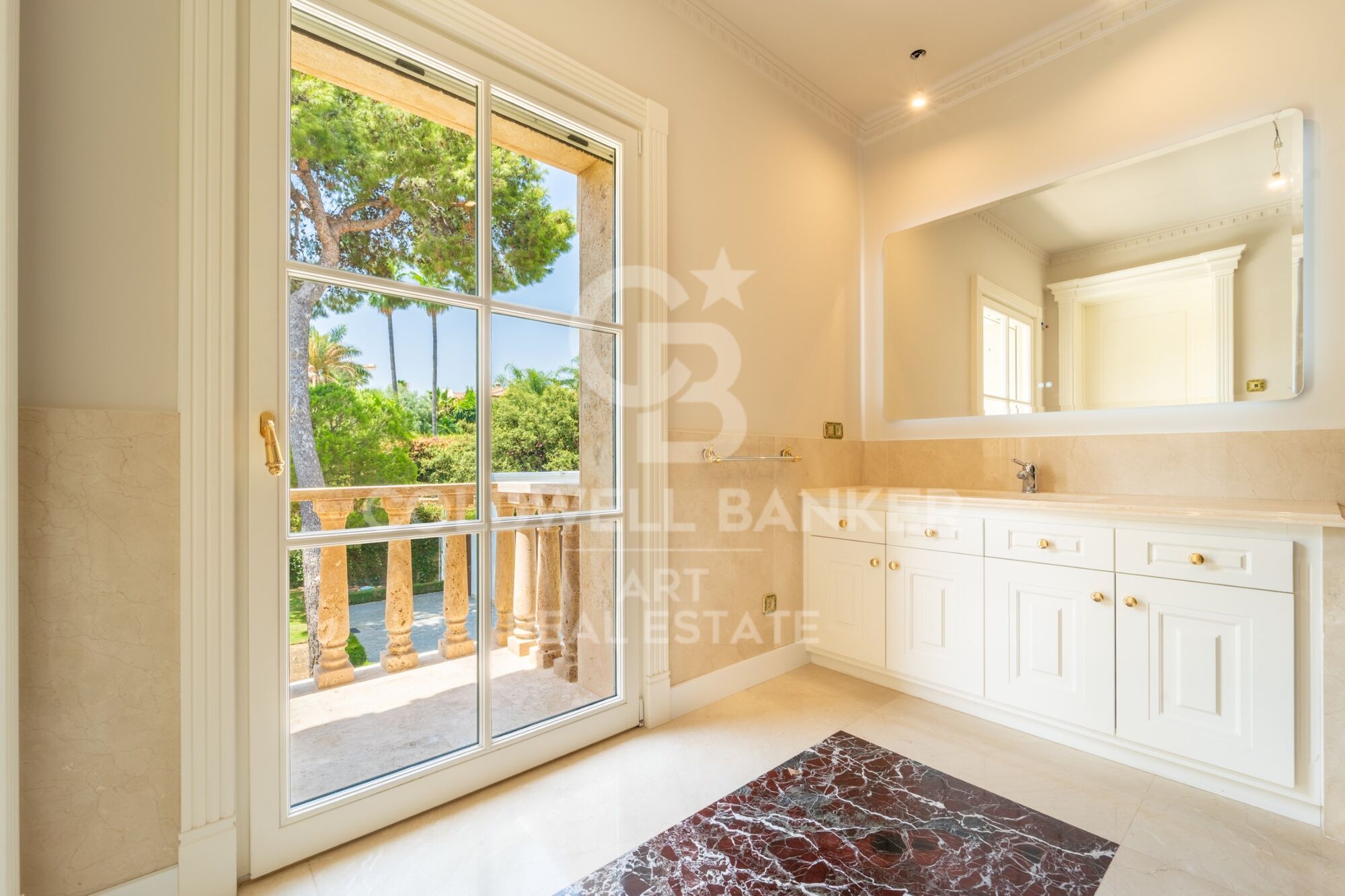 Résidence Unique avec Vue sur la Mer Méditerranée à Sierra Blanca, Marbella