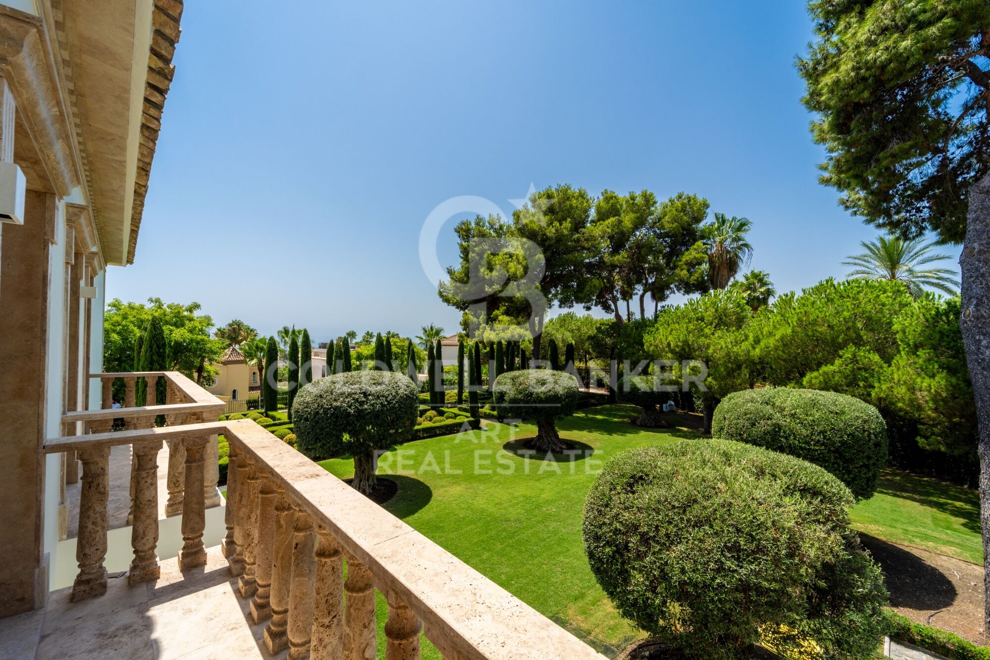 Résidence Unique avec Vue sur la Mer Méditerranée à Sierra Blanca, Marbella