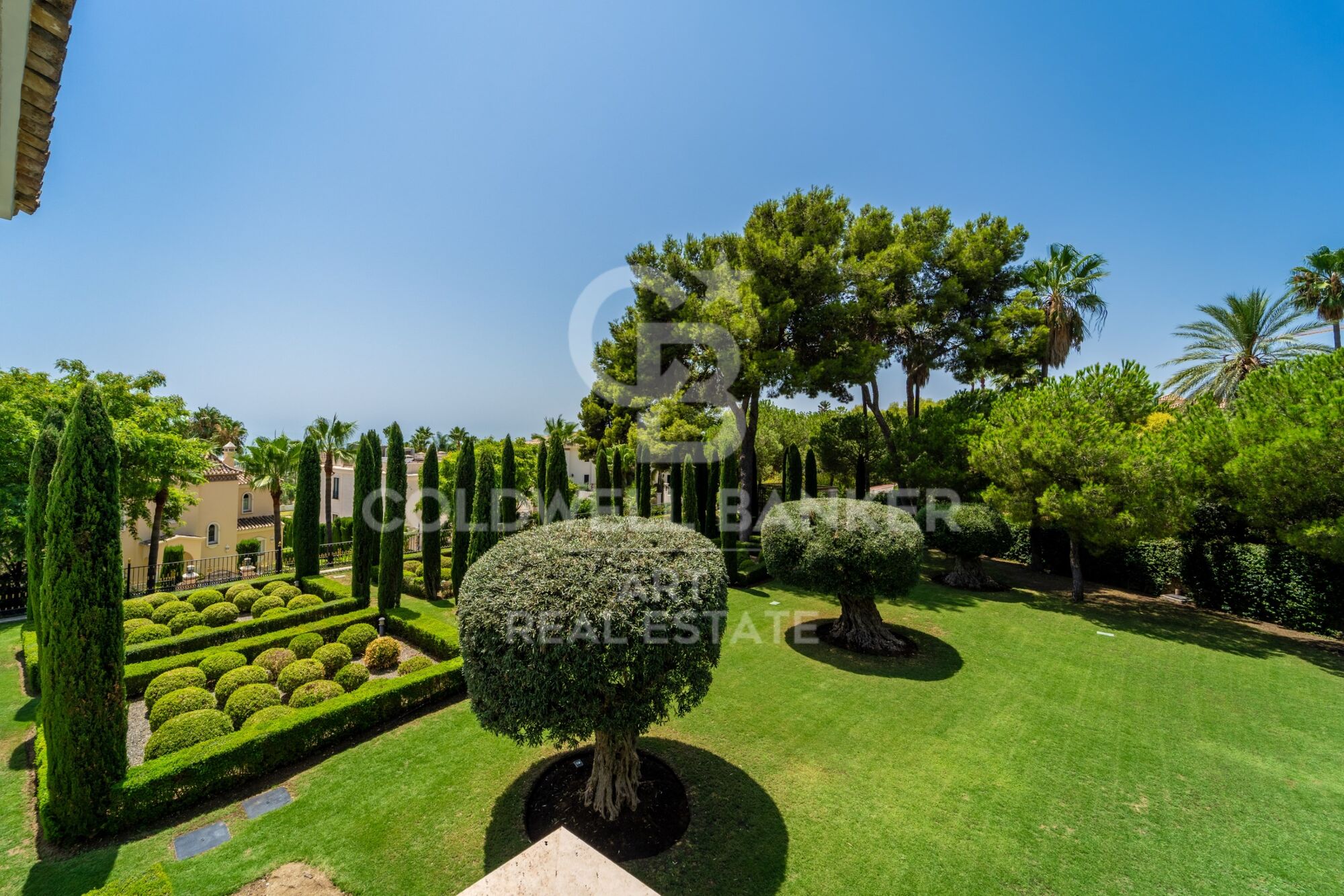 Résidence Unique avec Vue sur la Mer Méditerranée à Sierra Blanca, Marbella