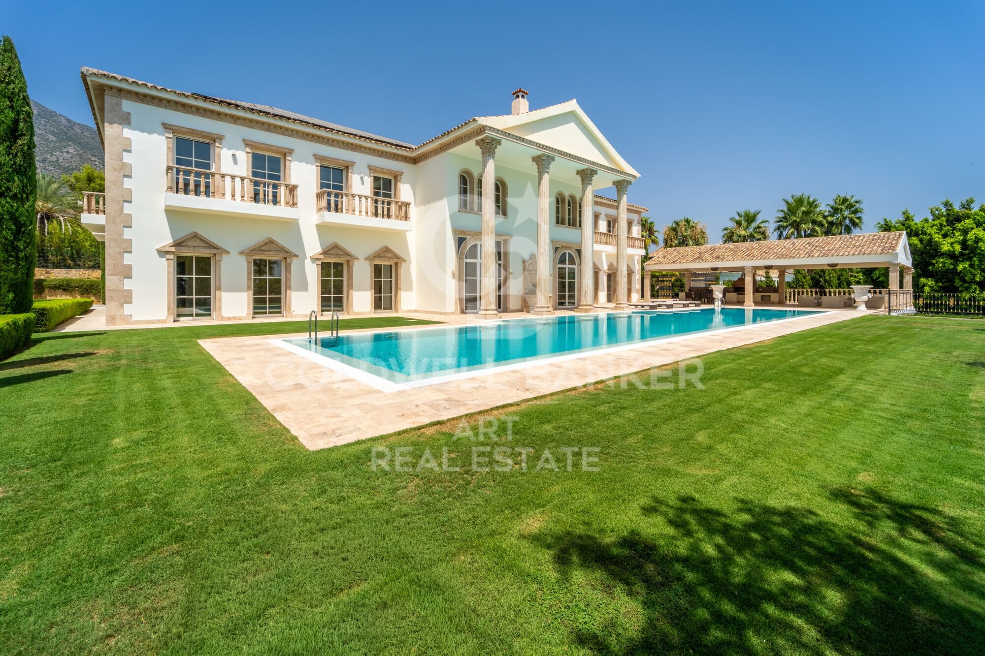 Résidence Unique avec Vue sur la Mer Méditerranée à Sierra Blanca, Marbella