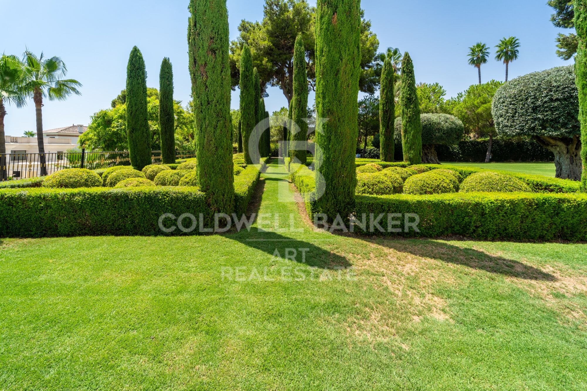 Résidence Unique avec Vue sur la Mer Méditerranée à Sierra Blanca, Marbella