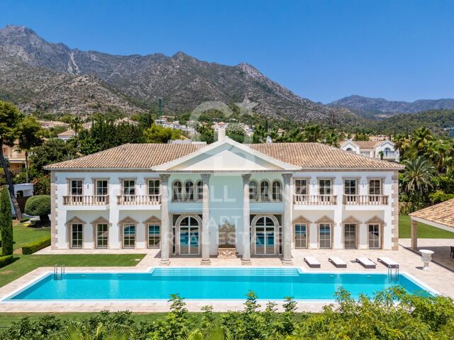 Résidence Unique avec Vue sur la Mer Méditerranée à Sierra Blanca, Marbella