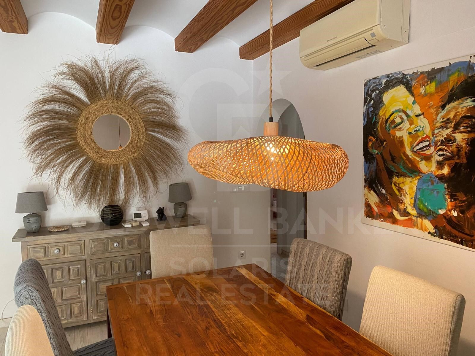 Villa rénovée avec piscine, grand jardin et garage à louer
