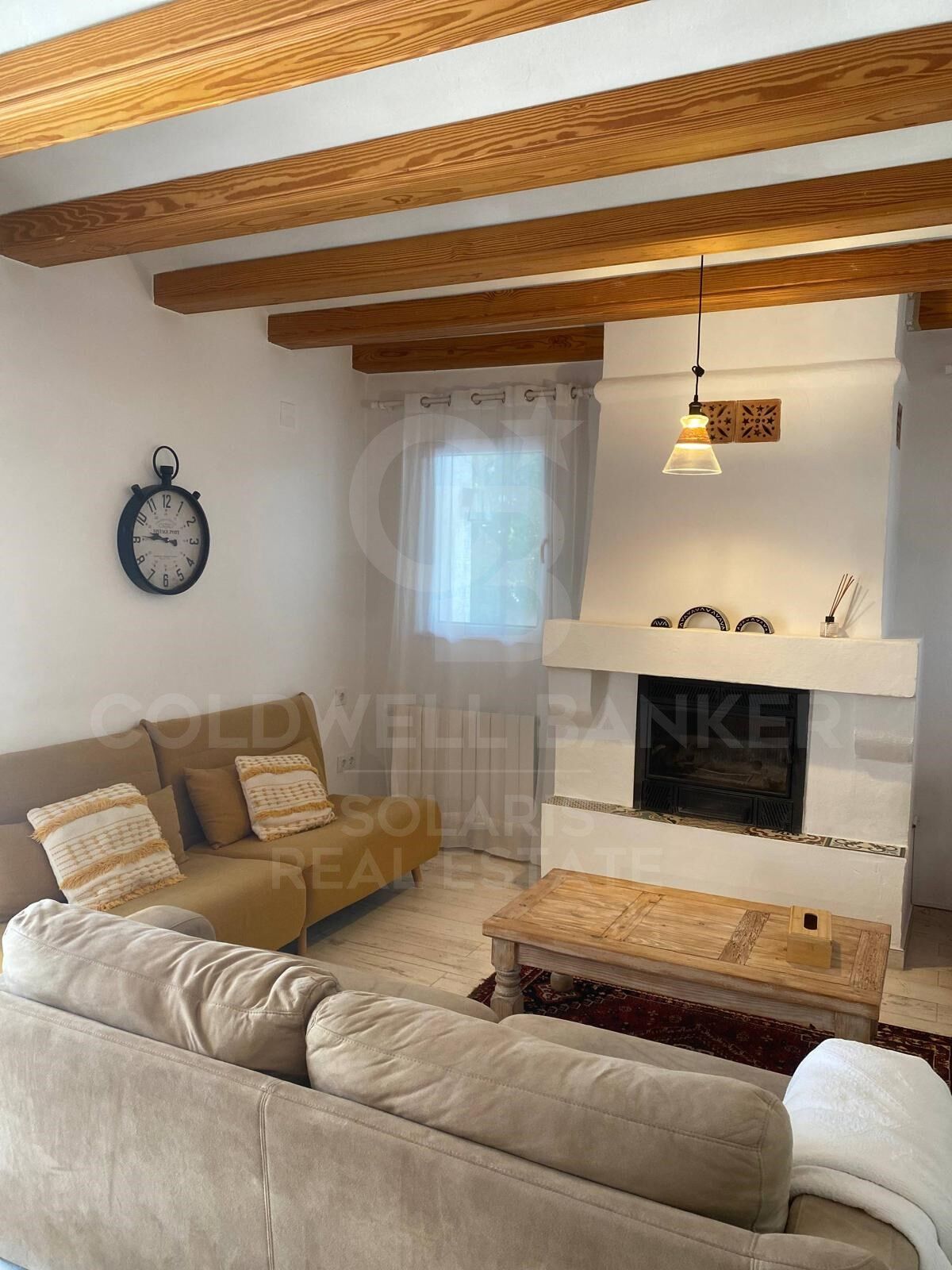 Villa rénovée avec piscine, grand jardin et garage à louer