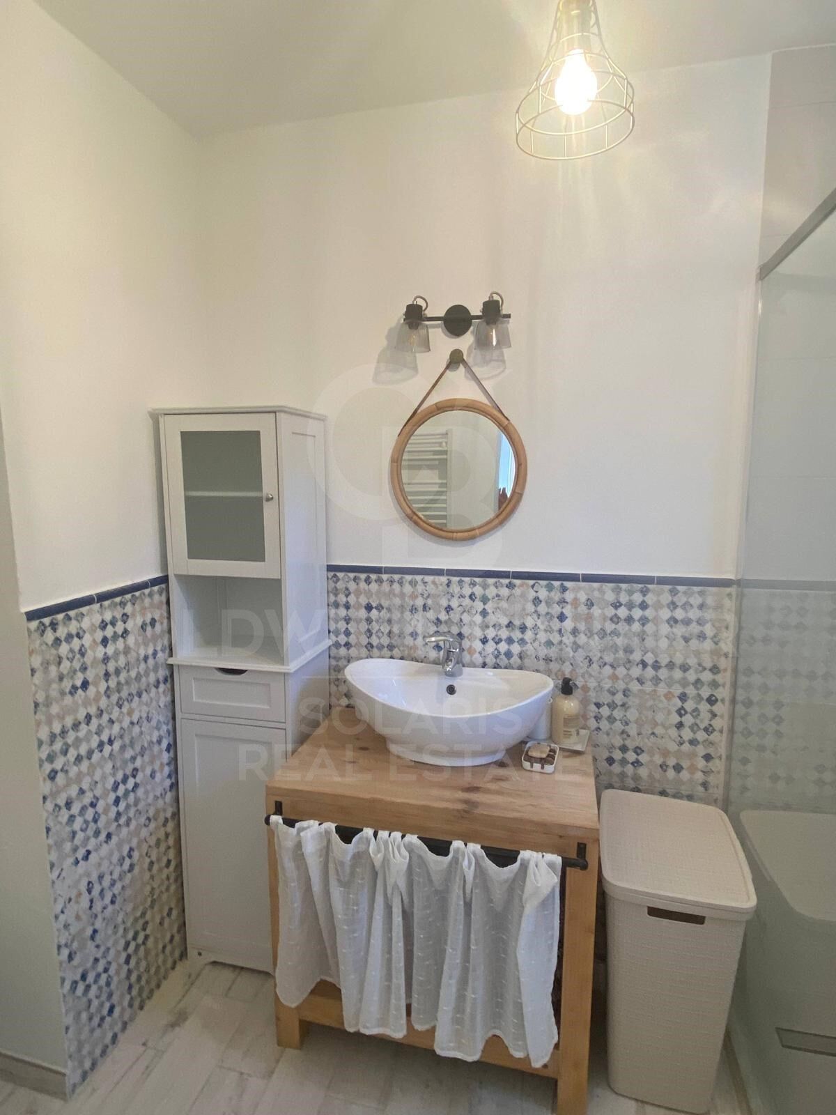 Villa rénovée avec piscine, grand jardin et garage à louer