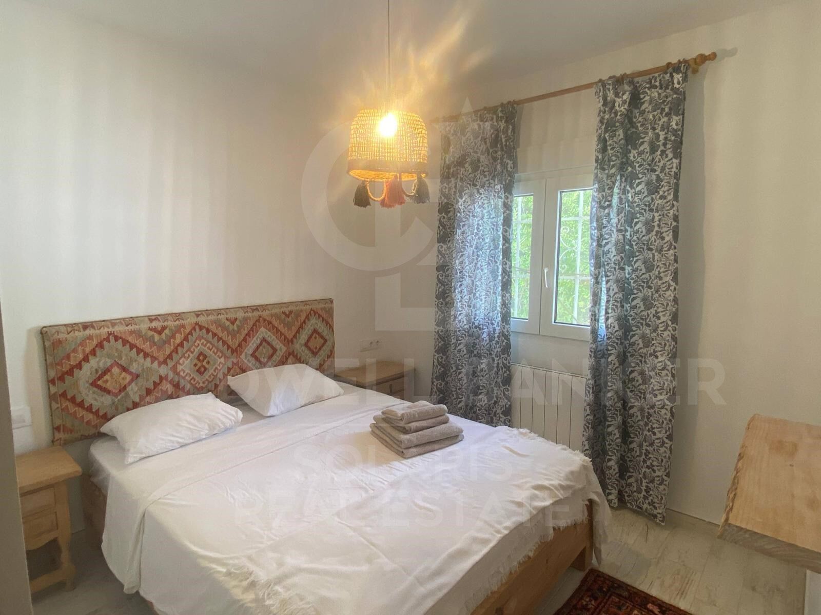 Villa rénovée avec piscine, grand jardin et garage à louer