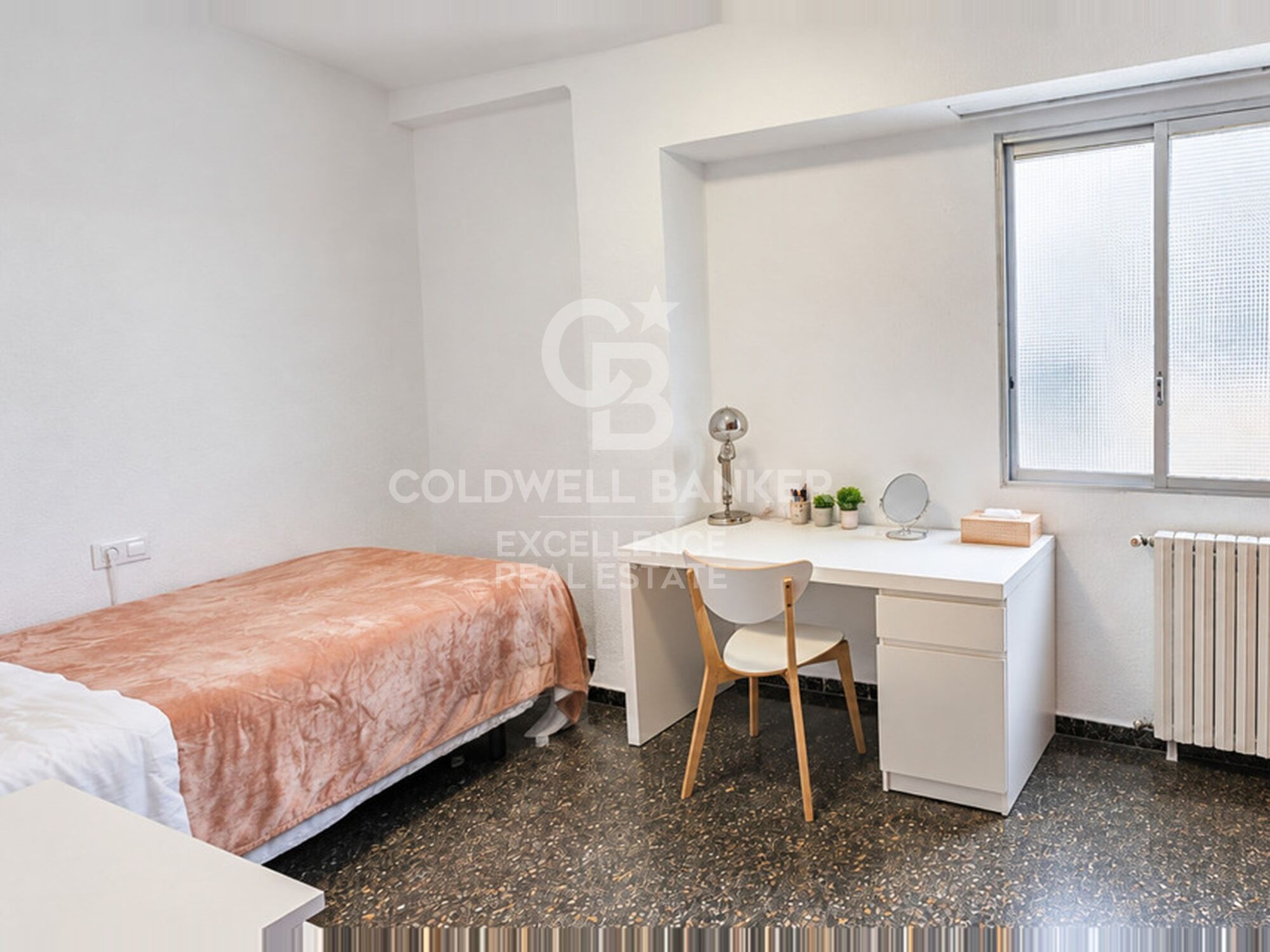 Inversión con rentabilidad inmediata: piso de 150 m2 con vistas al cauce del Turia