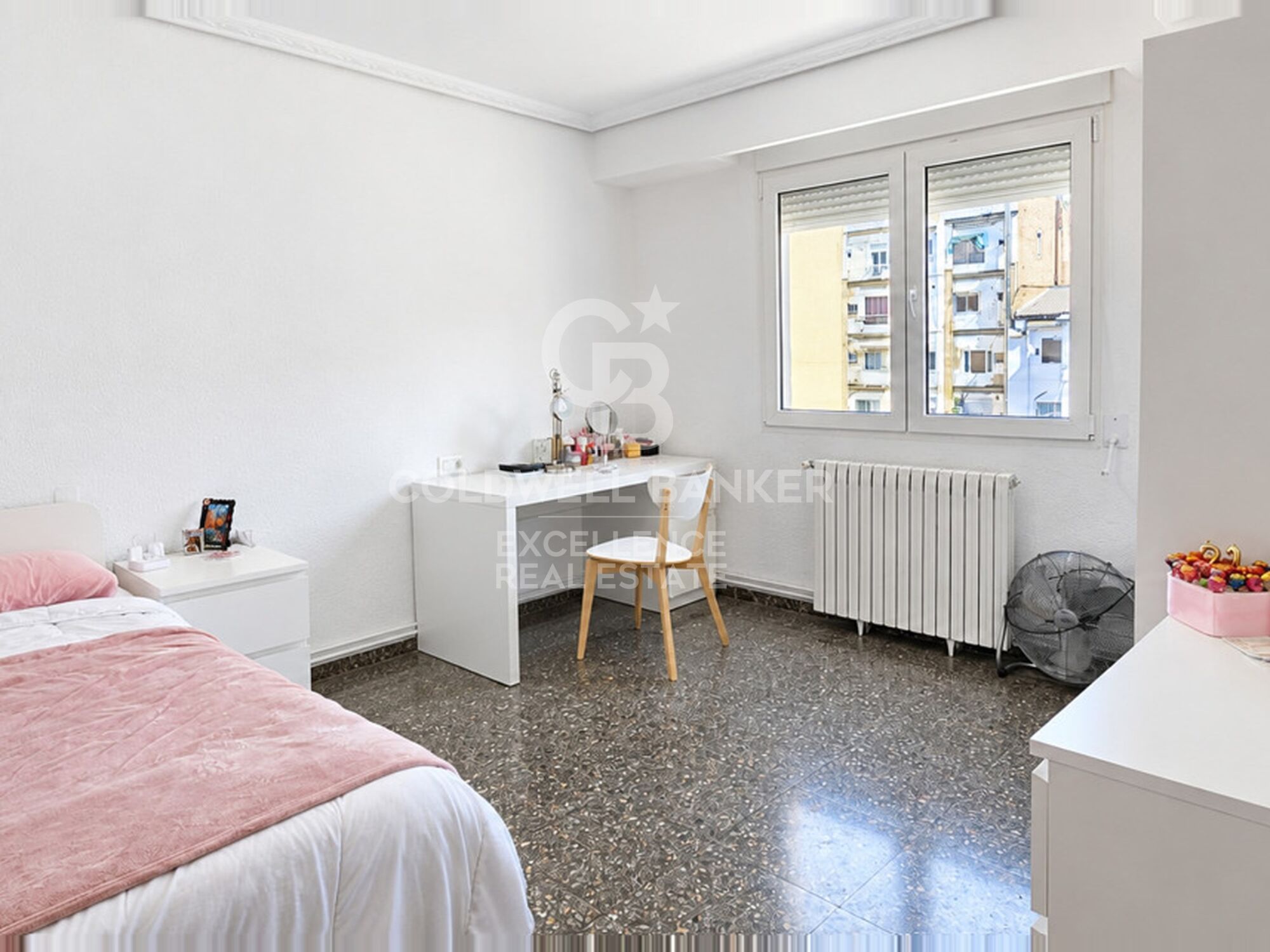 Inversión con rentabilidad inmediata: piso de 150 m2 con vistas al cauce del Turia