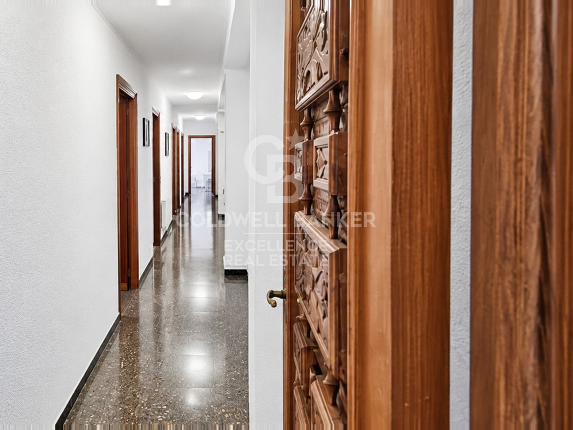 Inversión con rentabilidad inmediata: piso de 150 m2 con vistas al cauce del Turia