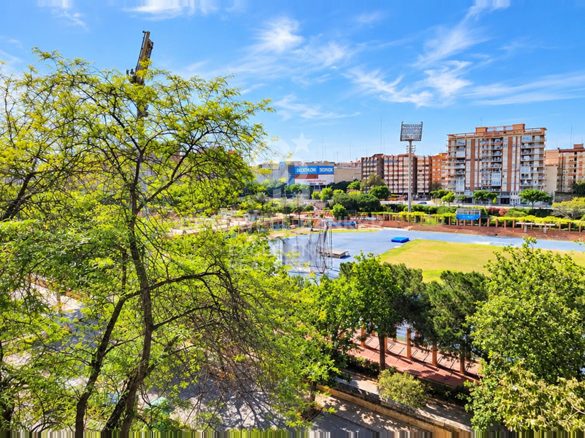 Inversión con rentabilidad inmediata: piso de 150 m2 con vistas al cauce del Turia