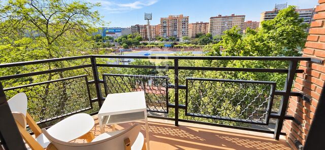 Investment with immediate return: 150 m2 flat with views of the Turia riverbed